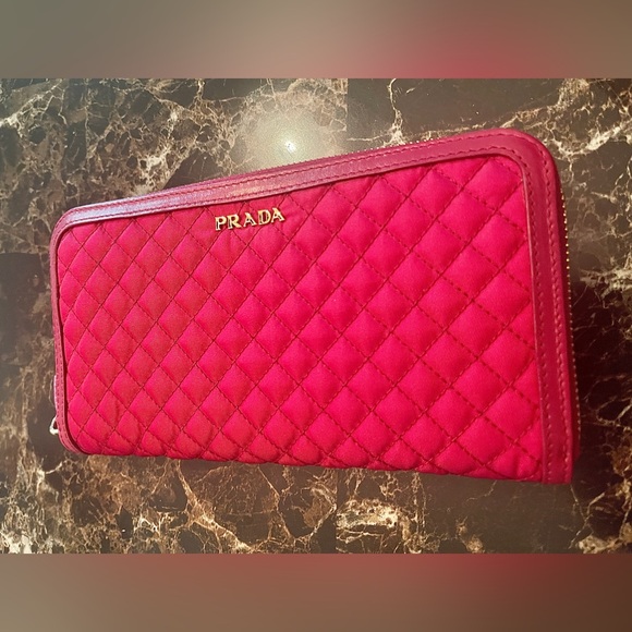 Prada quilted Tessuto Zip-around Leather trim& interior Wallet Excellent Cond - Picture 8 of 16